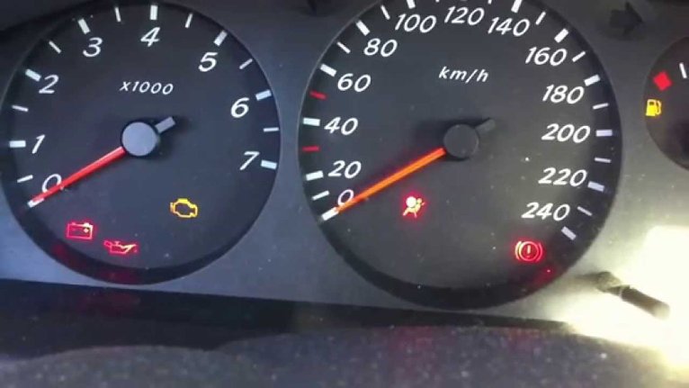 www.nissan altama dashlights dimming and then bright